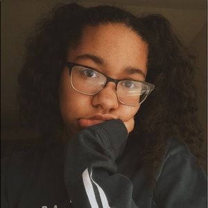 Meet your Posher, Maya